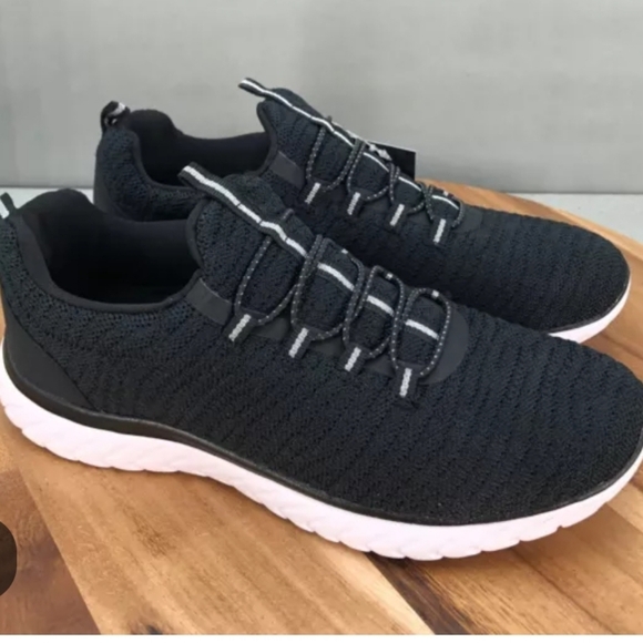 Women's Bungee ATHLETIC Slip-on Sneakers Knit SIZE 9 Wide BLACK WHITE - Picture 2 of 13